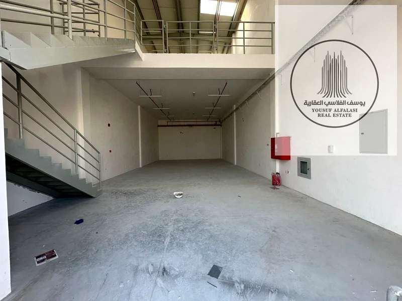 مستودع أول استخدام بمساحة 3500 قدم مربع للإيجار في الجرف 2 العجمان64074115060865110