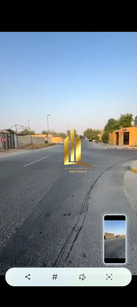 للبيع في الشارقة منزل عربي في منطقة دسمان لان64304744325761110