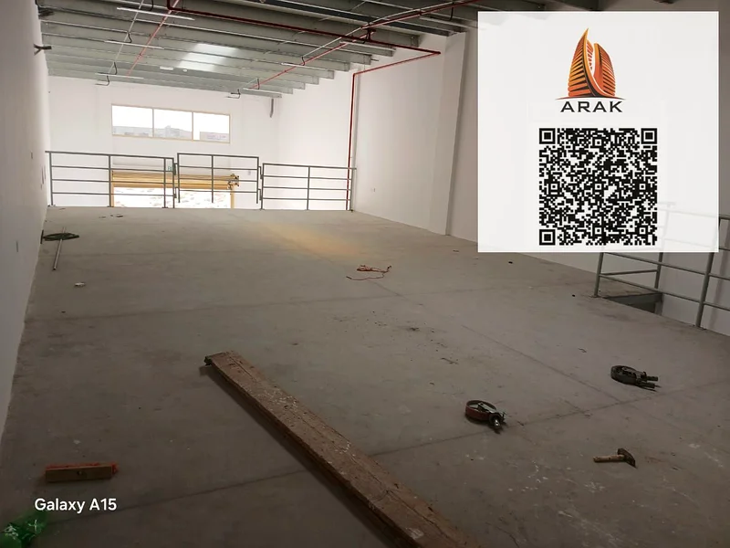 مستودع للإيجار السنوي في منطقة الجرف الصناعية 3 - عجمان المساحة: 3,000 قدم مربع مع ميزانين64074891881987112