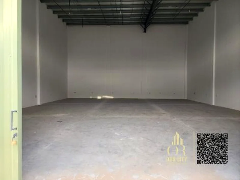 Invest in your business! A 2,665 sq ft warehouse in Ajman, Al Jurf Industrial 3, one floor, in a prime location with easy access.64074891946113114