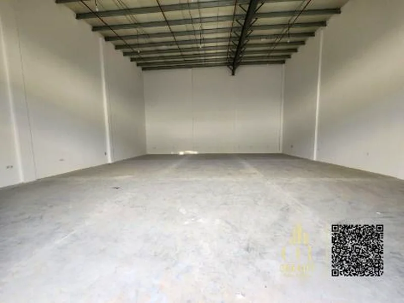 Invest in your business! A 2,665 sq ft warehouse in Ajman, Al Jurf Industrial 3, one floor, in a prime location with easy access.64074891946113111