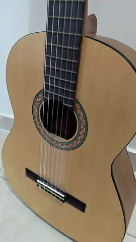 Yamaha Classical Guitar – Almost brand new