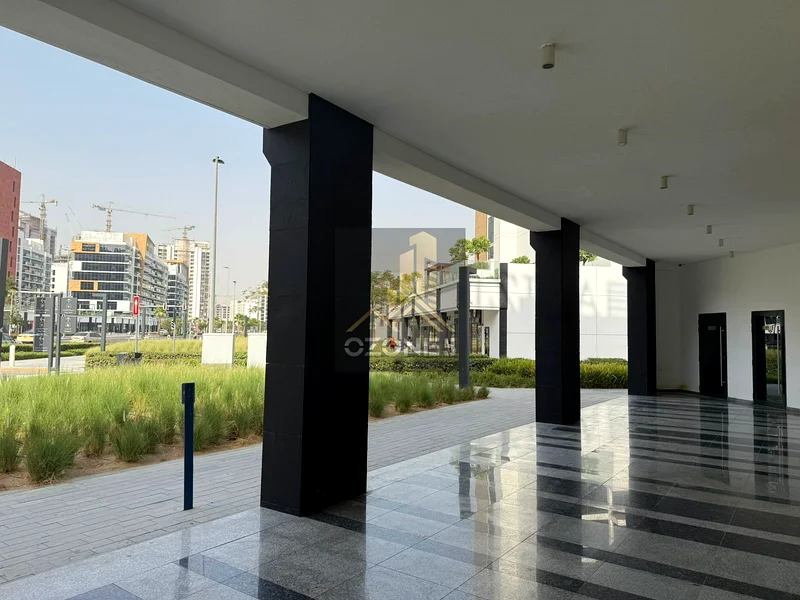 Main Boulevard View, Shell & Core, Good Business Option64064701363203111
