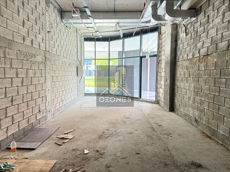 Main Boulevard View, Shell & Core, Good Business Option64064701363203114