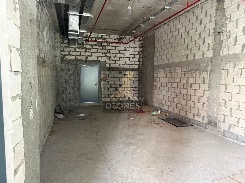 Main Boulevard View, Shell & Core, Good Business Option64064701363203112