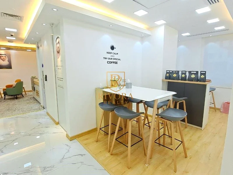مكتب مؤثث مع وسائل راحة جيدة64066138746882112