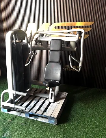 Technogym Selection Incline Chest Press