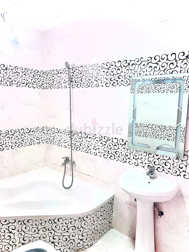 READY FOR BOOKING BRAND NEW. SPACIOUS COUPLE OR SINGLE PARTITION AVAILABLE IN SHABIYA 1164054278318338111
