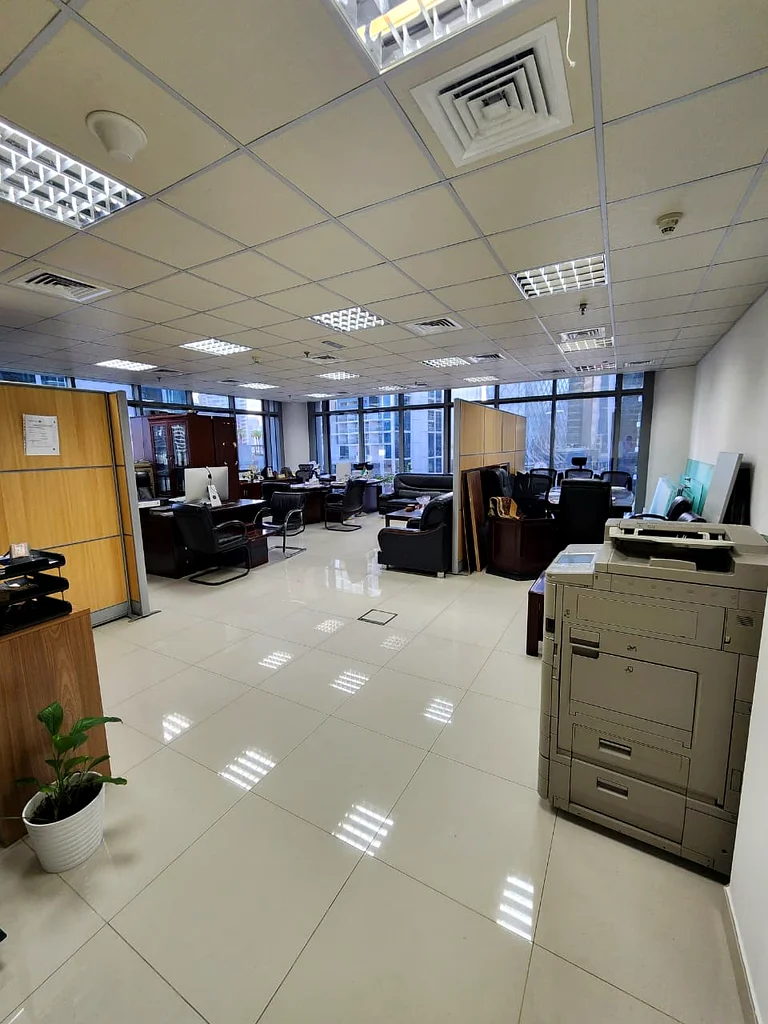 OFFICE FOR RENT, METROPOLIS TOWER, BUSINESS BAY 981 sqft, Corner canal view64069202610433110