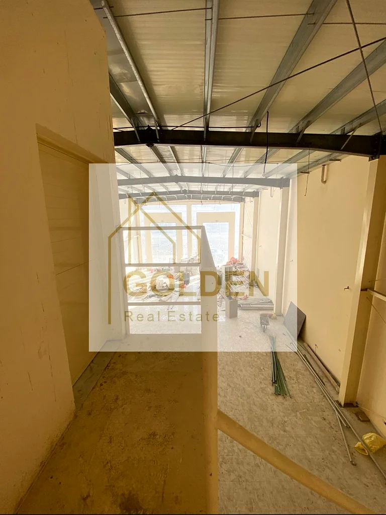 Looking for a showroom for rent on a main road – 6,459 Sq.Ft with 52 kW electricity, with height suitable for all types of commercial activities64061599372673112