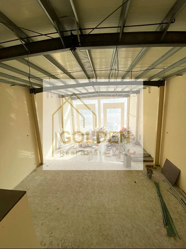 Looking for a showroom for rent on a main road – 6,459 Sq.Ft with 52 kW electricity, with height suitable for all types of commercial activities64061599372673111