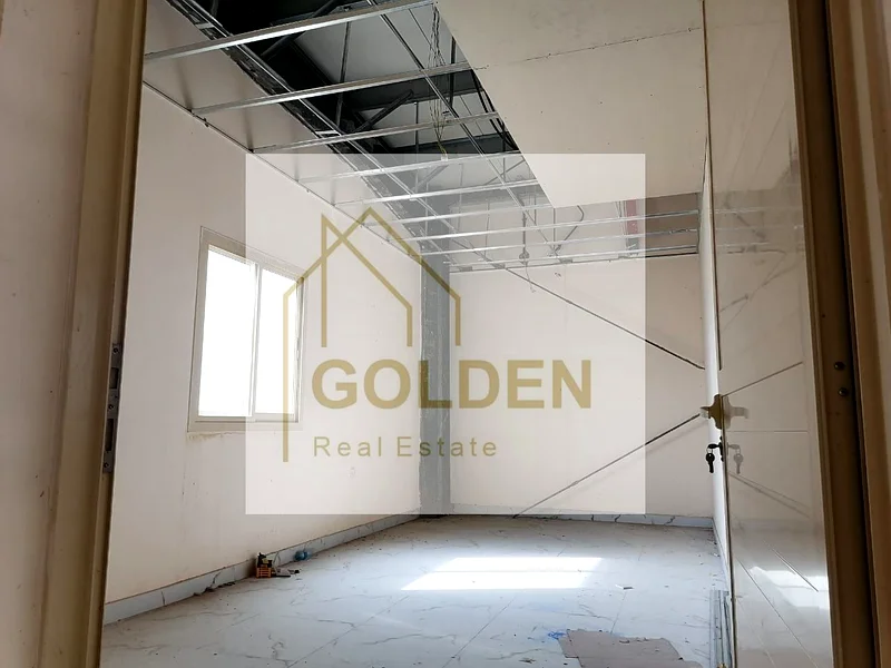 Looking for a showroom for rent on a main road – 6,459 Sq.Ft with 52 kW electricity, with height suitable for all types of commercial activities64061599372673114