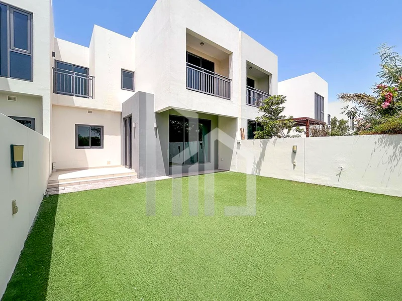 صف مفرد قريب من وسائل الراحة | طريق الجمل64051998942849110