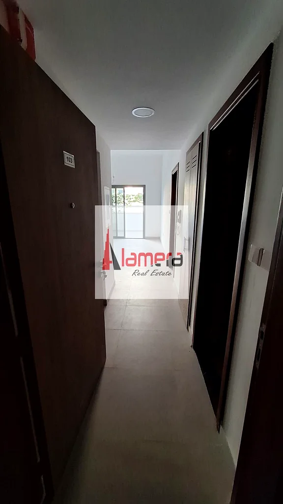 شقة من غرفة نوم واحدة واسعة مع مطبخ شبه مغلق | موقف سيارة واحد | متاحة الآن!64214518650625114