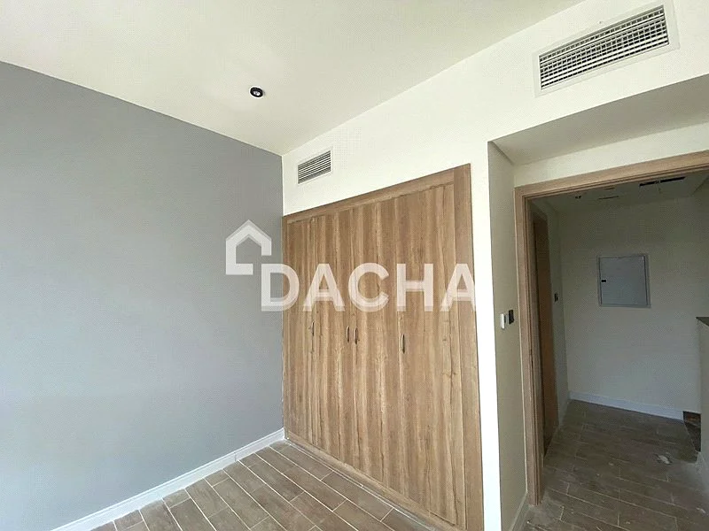 Vacant | Negotiable | Front and Back Yard64050030780289114