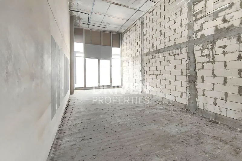Shell and Core Retail Unit | Expansive Interior64064931286915113