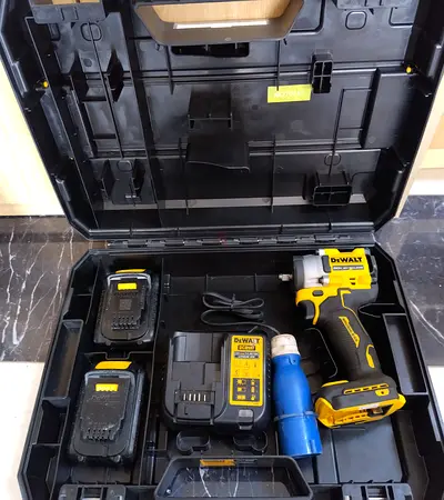 DEWALT IMPACT WRENCH 18V(SMALL)B.L