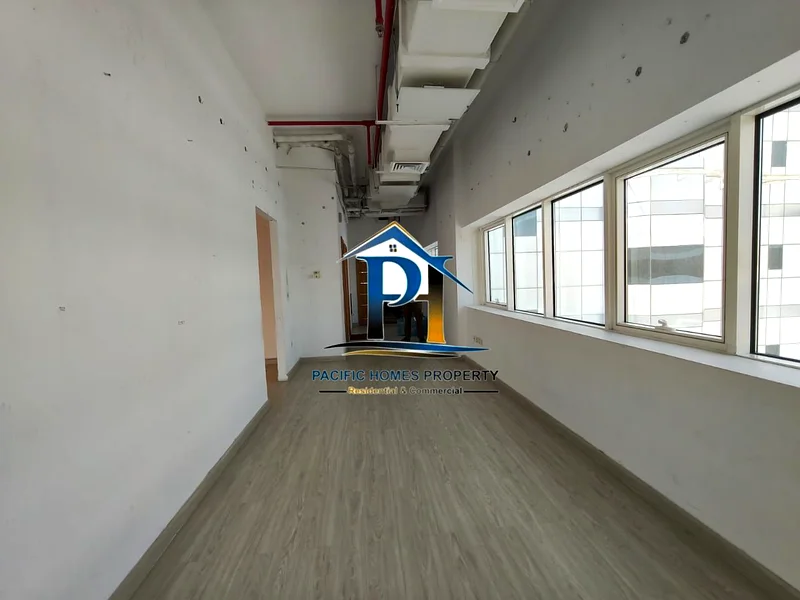 CHILLER FREE OFFICE WITH GLASS FITTED PARTITION NEAR BY METRO WITH FREE PARKING ONLY 125K64063029918210113