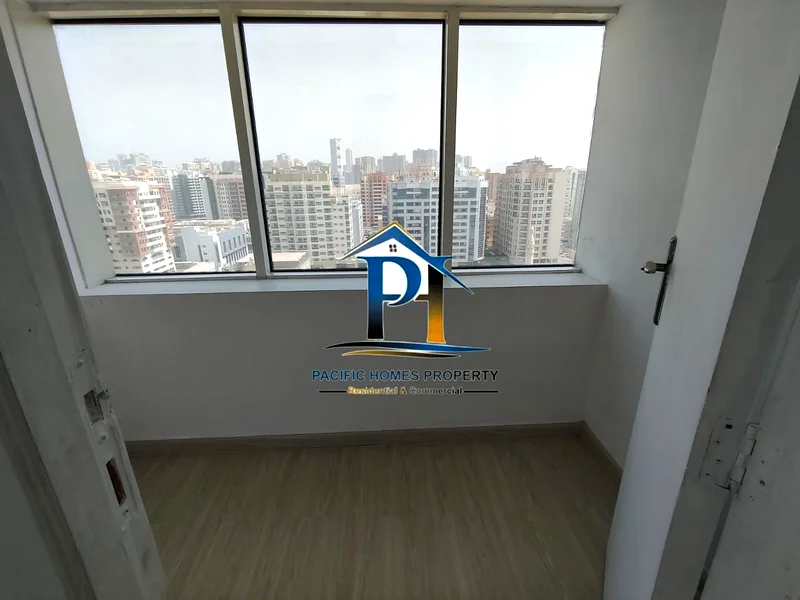 CHILLER FREE OFFICE WITH GLASS FITTED PARTITION NEAR BY METRO WITH FREE PARKING ONLY 125K64063029918210114