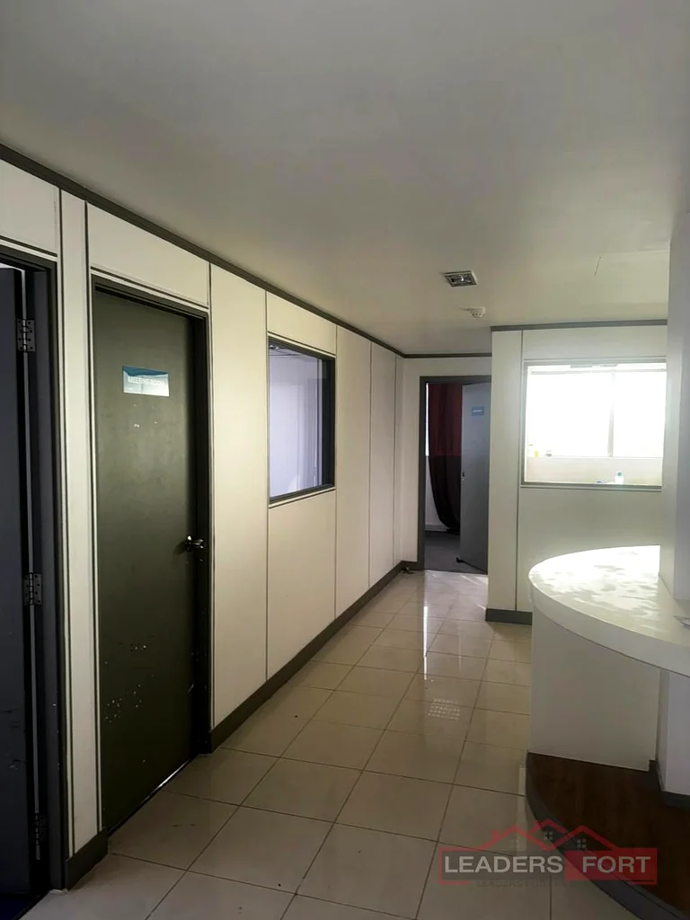 Ofifce | 900 sqft | Close to metro station | DEVA FREE| CHILLER FREE | vacant | Fitted |64063252600323110