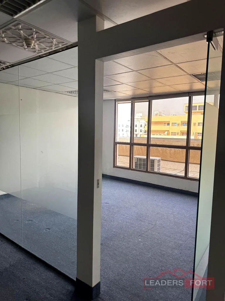 Ofifce | 900 sqft | Close to metro station | DEVA FREE| CHILLER FREE | vacant | Fitted |64063252600323111