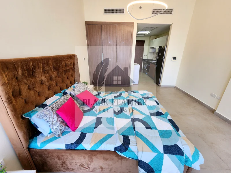 FREE CHILLER // FURNISHED STUDIO // VACANT // NEXT TO BUSSTOP @ SAMIA AZIZI64159426105859112