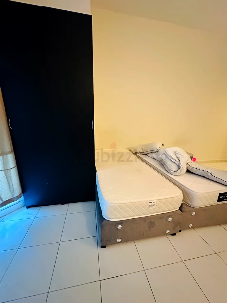 غرفة نوم رئيسية شقة للسيدات العاملات اثنتين بسعر 3000 درهم لكل واحدة، والأزواج بسعر 6000 درهم64226219713155114