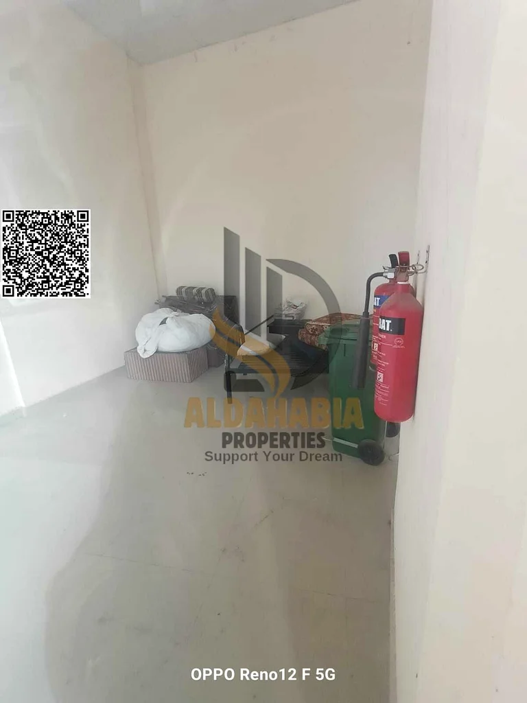 Commercial Space for Rent - Al Rumaila, Ajman** 🏢64073007973635110