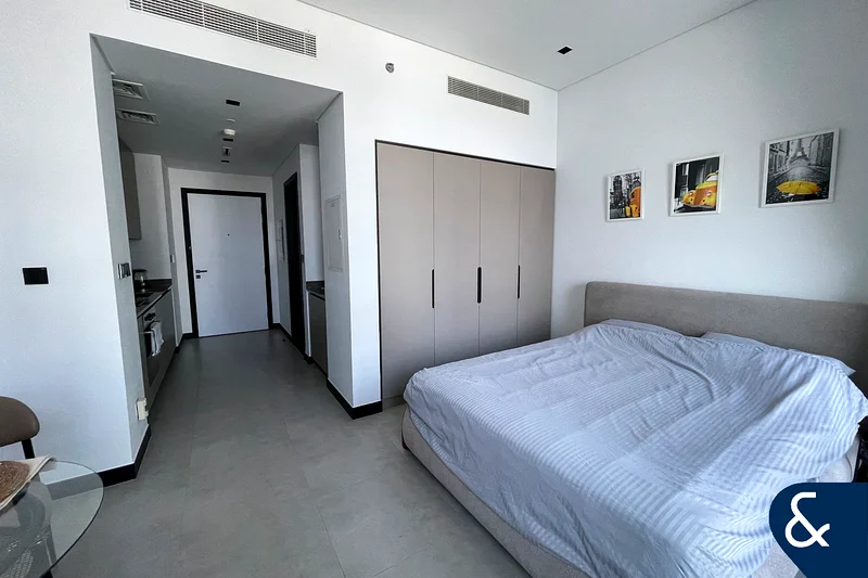 Fully Furnished | Vacant | Layout With Sofa64169707223555111