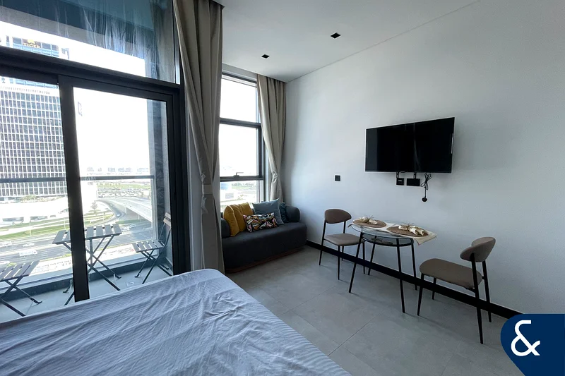 Fully Furnished | Vacant | Layout With Sofa64169707223555112