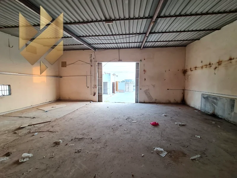 🏭 Factory for Rent in Industrial Area 17 – Sharjah 📐 Size: 4,500 sq. ft. 🏢 Includes 2 equipped offices 🚻 2 bathrooms ⚡ Power supply: 25KW64059432713602110