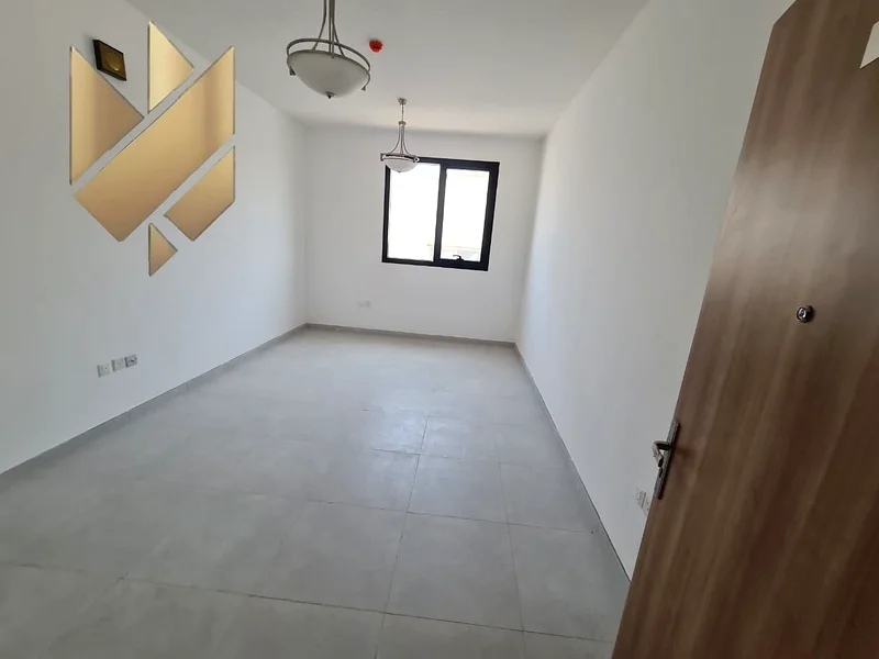📢 للإيجار السنوي – شقة من غرفة نوم واحدة (أول مستأجر) في المويلح القديمة، الشارقة 🏡✨64196885102849110