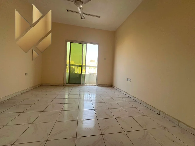 1-Bedroom Apartment for Annual Rent in New Muwaileh 🏡 ✨ Features: ✔ Good finishing ✔ Separate kitchen ✔ Excellent space – A great opportunity to live64196697185283110