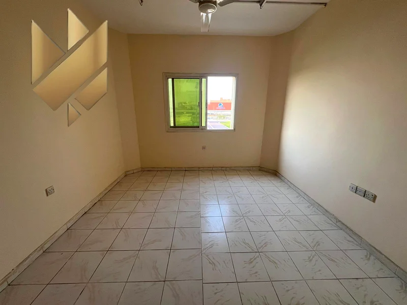 1-Bedroom Apartment for Annual Rent in New Muwaileh 🏡 ✨ Features: ✔ Good finishing ✔ Separate kitchen ✔ Excellent space – A great opportunity to live64196697185283113