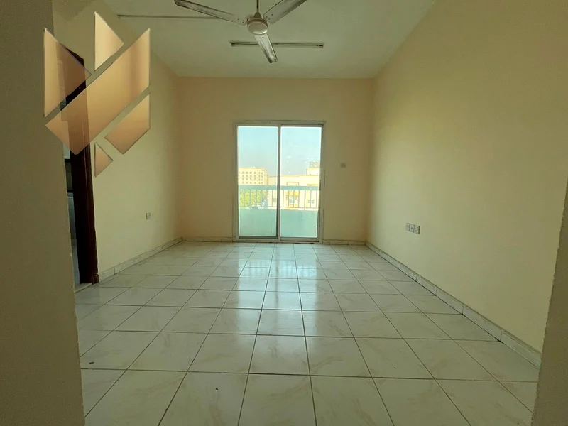 1-Bedroom Apartment for Annual Rent in New Muwaileh 🏡 ✨ Features: ✔ Good finishing ✔ Separate kitchen ✔ Excellent space – A great opportunity to live64196697185283114