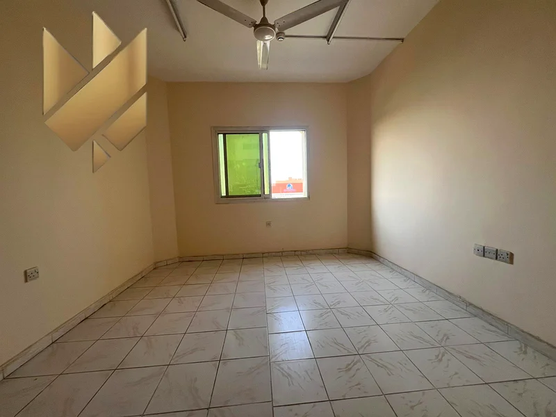 1-Bedroom Apartment for Annual Rent in New Muwaileh 🏡 ✨ Features: ✔ Good finishing ✔ Separate kitchen ✔ Excellent space – A great opportunity to live64196697185283111