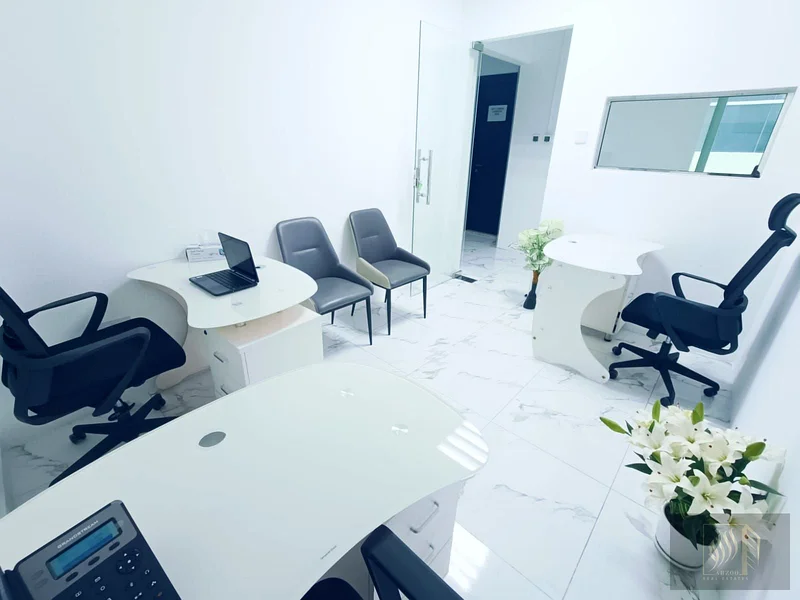 مساحة مكتبية مع إيجارا للتجديد المرخص دون قيود الفحص64063806224129112