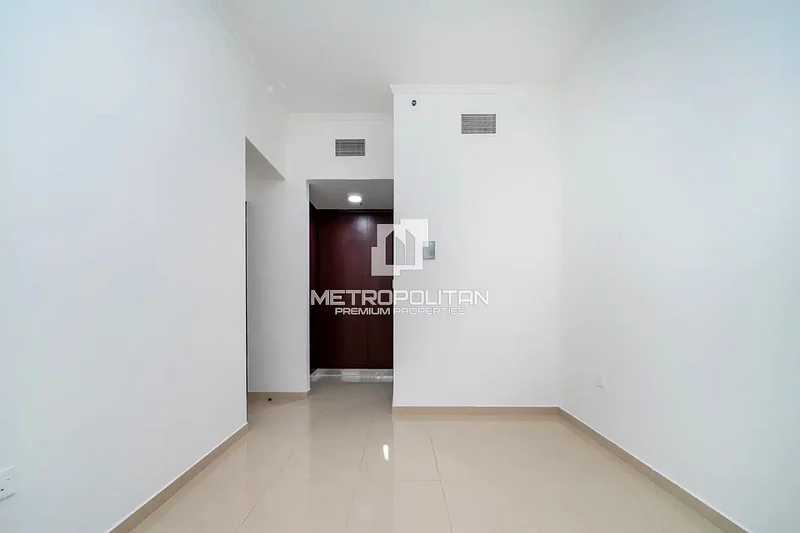 Spacious Layout | Well Managed | Prime Location64163431931905113
