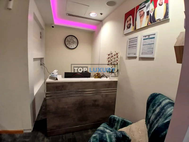 مجهز | مؤثث | طابق عالي | جاهز للانتقال | الخليج التجاري64070636505858113