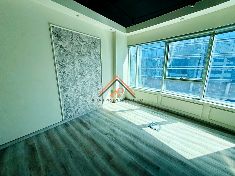 مجهز بالكامل / موقع متميز / شاغر64068652458753112