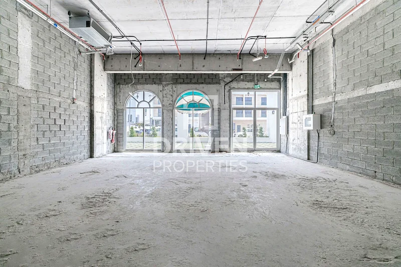 Prime Location | Huge Layout | Best for F and B64063689844227110