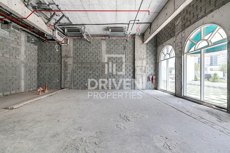 Prime Location | Huge Layout | Best for F and B64063689844227114