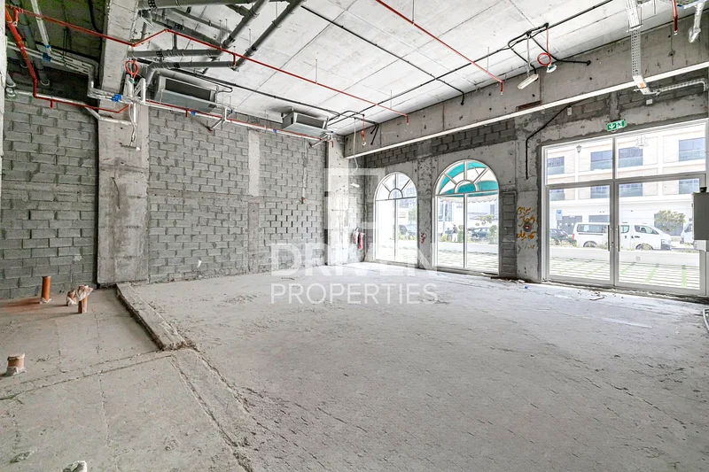 Prime Location | Huge Layout | Best for F and B64063689844227112