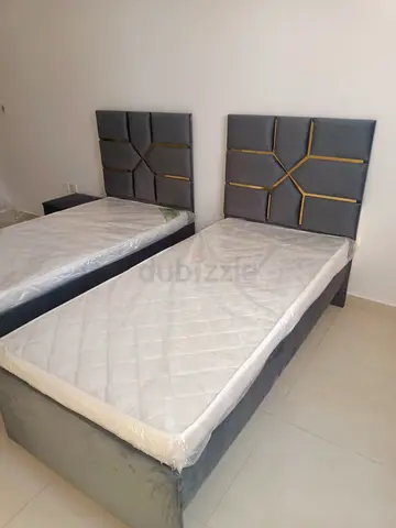 Stylish Velvet Bed Set with Elegant Headboard