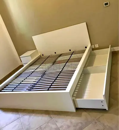 ‎Malam king size bed 180/200cm bed , 2 storage drawers underneath and with Ikea mattress