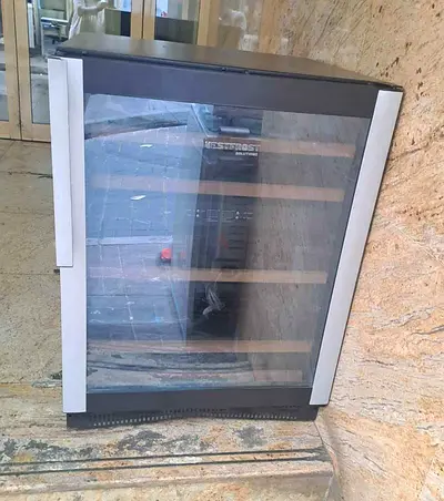 Vestfrost 44-bottle wine fridge dual temperature in excellent condition