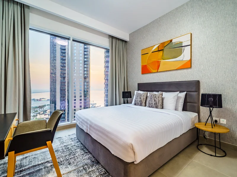 Elegant Apt With Full Creek and Park View64050910060033112