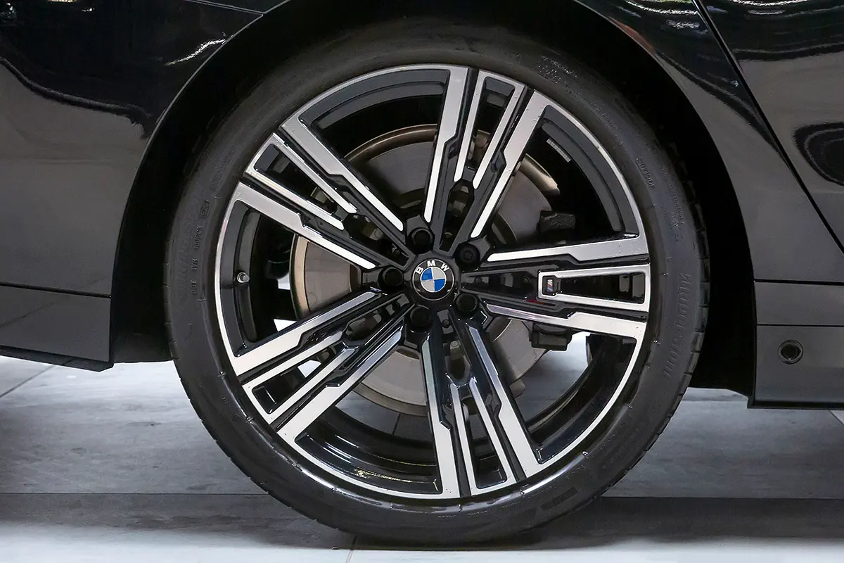 BMW 7-Series 2025