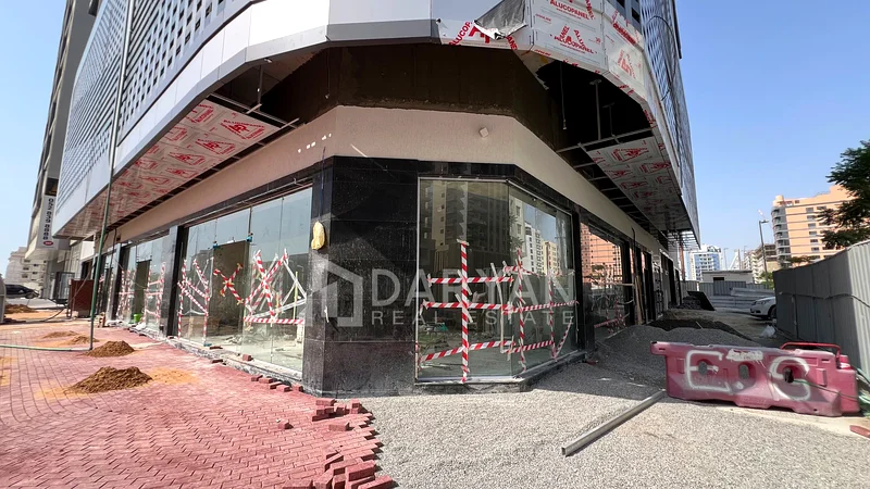 Six Shops | Move-in ready | Brand New64062697118978110