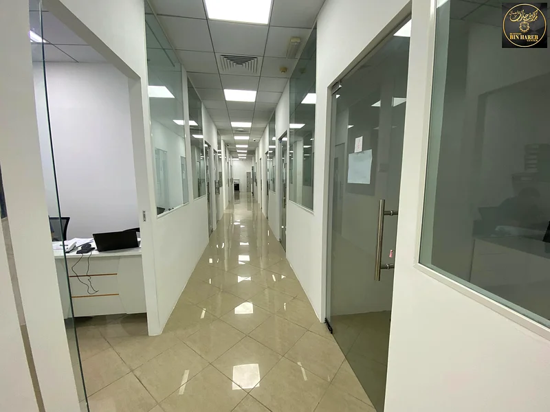 خدمات مجانية مع عقد إيجار سنوي للمكاتب المشتركة64072774697089112
